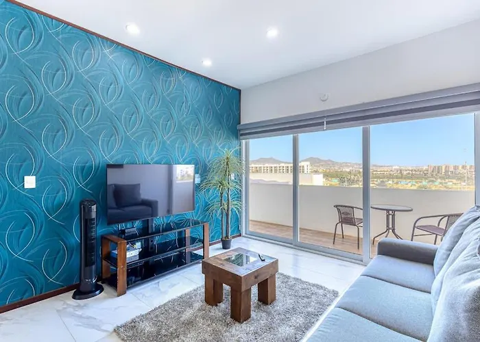 Luxury With Shared Gym, Rooftop Pool, And Centrally Located Сasa de vacaciones *