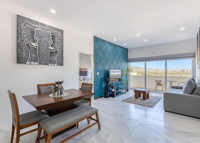 Luxury With Shared Gym, Rooftop Pool, And Centrally Located Cabo San Lucas